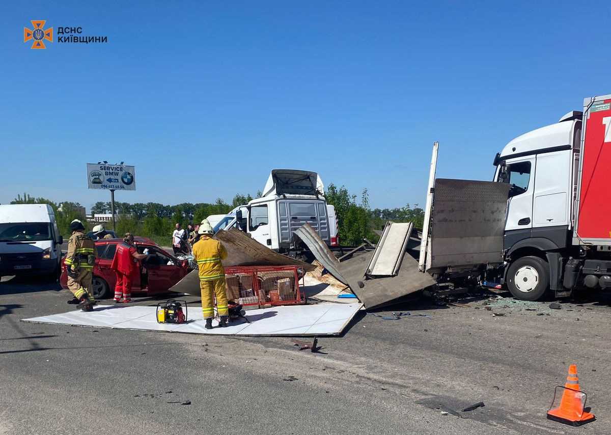 На Київщині сталась смертельна ДТП, в якій загинуло троє людей - зображення