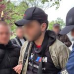Власник столичного барбершопу переправляв чоловіків за кордон – поліція