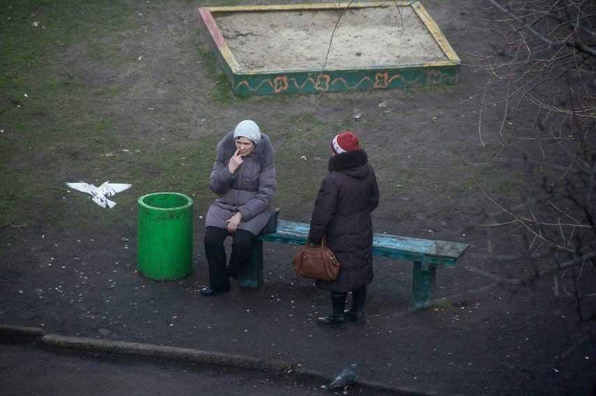 На зображенні може бути: 2 людини та вулиця