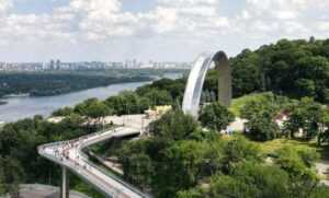 Де знайти оглядовий майданчик у Києві з панорамою