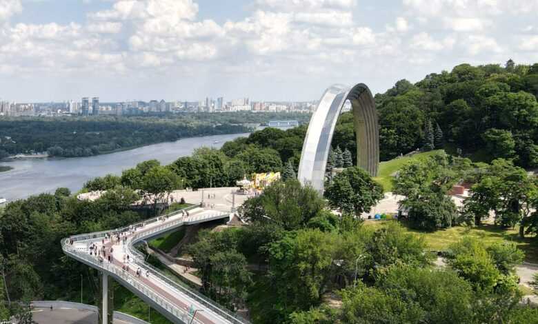 Де знайти оглядовий майданчик у Києві з панорамою
