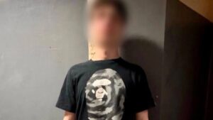 19-річний нападник з ножем у Києві: троє поранених на Микільсько-Слобідській.