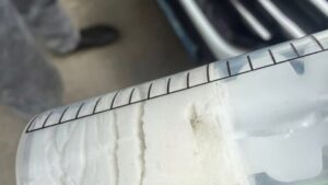Наркотики у Святошині та Голосієві: двоє мешканців під слідством