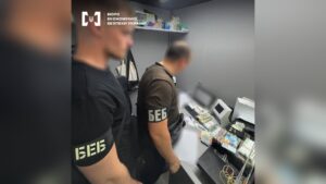 БЕБ розкрило у Києві мережу нелегальних обмінників: вилучено понад 7 мільйонів гривень.