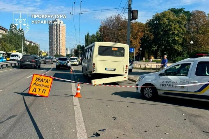 Чоколівський бульвар: страшна аварія забрала два життя, четверо постраждали