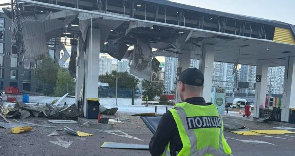 Київ у ранковому вогні: загинув чоловік, восьмеро поранених.