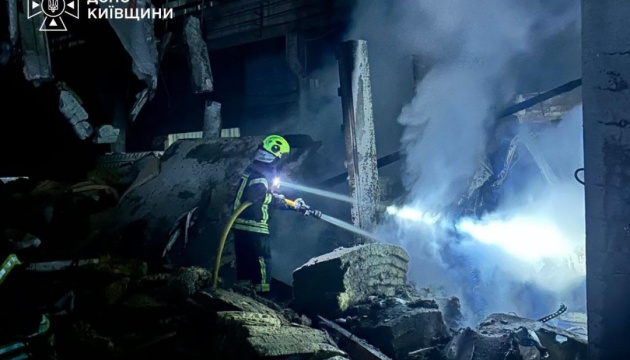 Наслідки російської атаки на Київщині: 4 загиблих, 13 поранених.