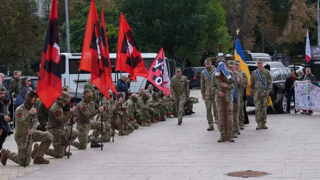 Прощання з Миколою Карпюком: Київ прощається зі співзасновником УНА-УНСО