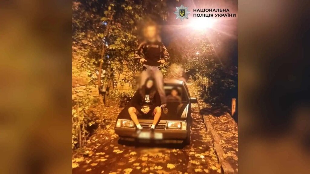 Київ: 16-річний школяр викрав ВАЗ під час повітряної тривоги, щоб вразити друзів, але потрапив у ДТП