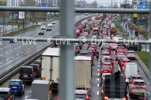 Київ у заторах: місто скували пробки після нічної атаки.