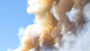 Київщина під ударом: наслідки російських атак у Броварському та Фастівському районах. Пошкоджено будинки, авто та господарські споруди.