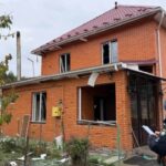 Київщина: російська атака залишила по собі постраждалу жінку та пошкоджені будинки у Вишгородському та Обухівському районах.